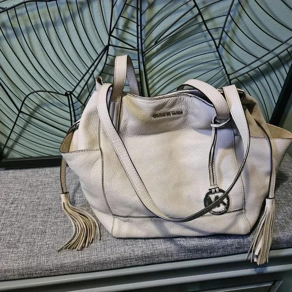 Michael Kors |  Slouchy Leather Beige Tote Bag - Picture 16 of 16